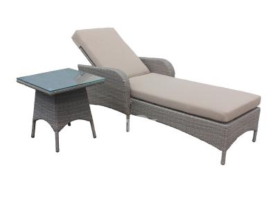 Weatherproof Hand Weaving Rattan Chaise Lounge With Table