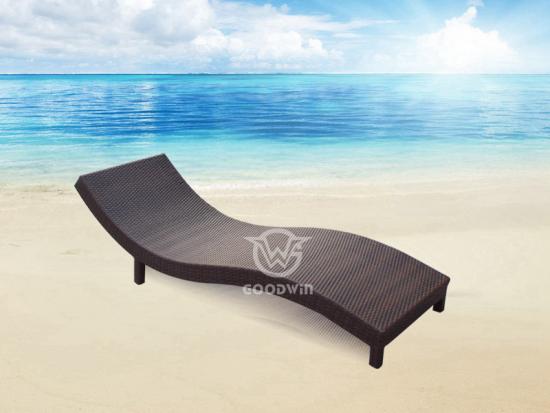 Curved Outdoor Rattan Sun Lounger